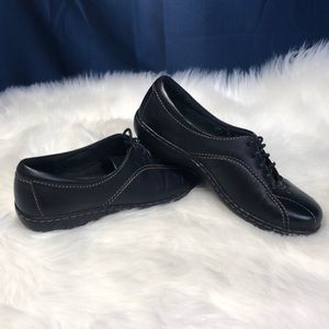 Clarks Black Shoes Size 7M